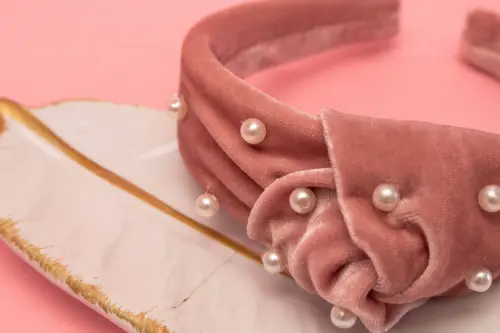 TIARA | NÓ TURBANTE VELUDO COM PEROLAS | ROSÊ