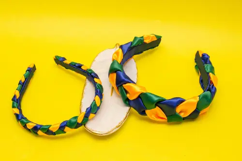 KIT MÃE E FILHA | TRANÇA ACHATADA CETIM COPA DO MUNDO