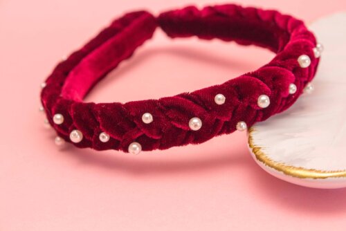 TIARA | TRANÇA ACHATADA VELUDO FINO COM PEROLAS | MARSALA