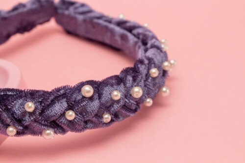 TIARA | TRANÇA ACHATADA VELUDO FINO COM PEROLAS | INDIGO