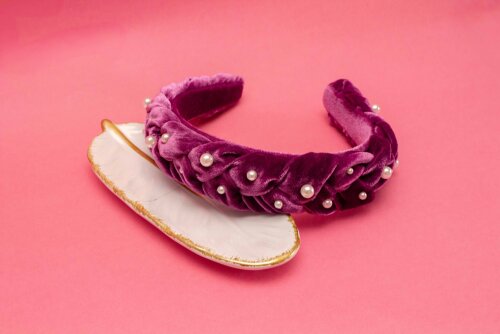 TIARA | TRANÇA ACHATADA VELUDO PEROLAS | ROXO CRISTAL