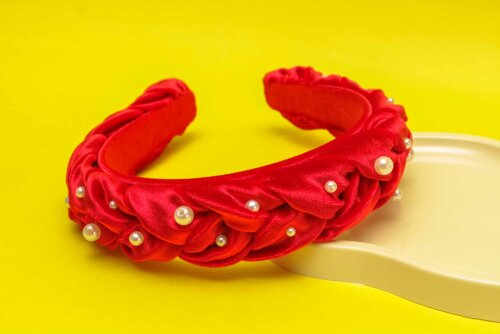 TIARA | TRANÇA ACHATADA VELUDO PEROLAS | VERMELHO CRISTAL