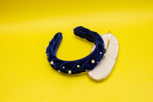 TIARA | TRANÇA ACHATADA VELUDO PEROLAS | AZUL DIA