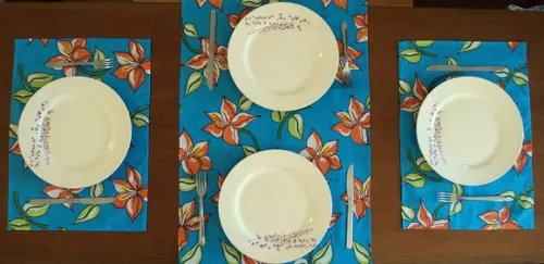 Caminho de Mesa com Jogo Americano