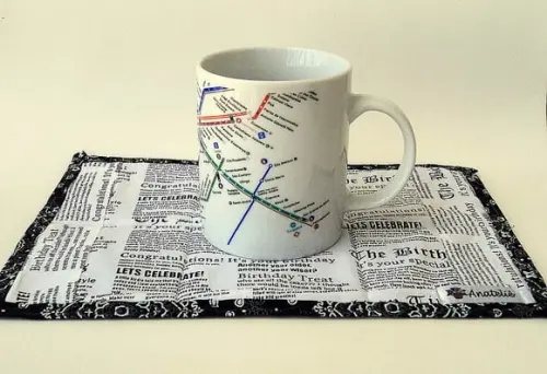 Mug Rug ou Tapete de Caneca Jornalista