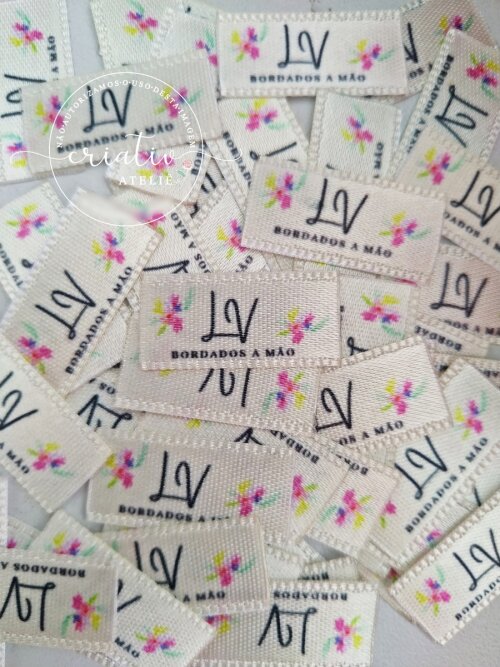 Etiqueta de Cetim Personalizada para Roupas 2,5 x 1 cm Marca Logotipo