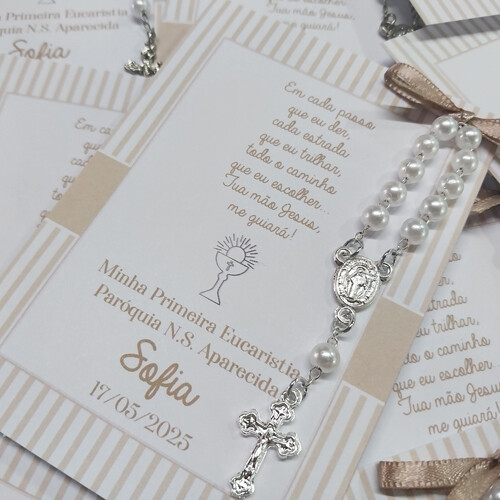 Lembrança Primeira Eucaristia Personalizada bege com mini terço
