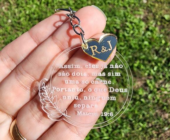 Chaveiro Casamento com Versículo e Pingente o Que Deus Uniu