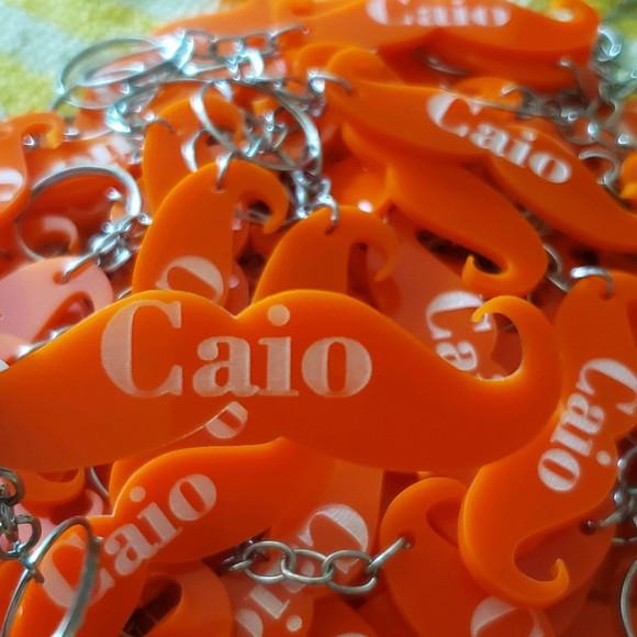 Chaveiro Acrílico Mini Bigode com Nome Laranja