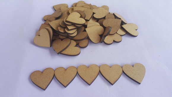 Kit 50 Apliques de Corações 3cm em MDF
