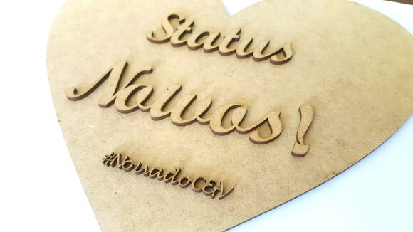 Placa Coração para Noivado com cabo Status Noivos Personalizada