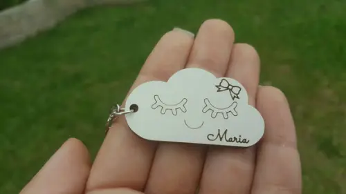 Chaveiro Personalizado Nuvem com Carinha