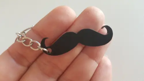 Chaveiro Acrílico Mini Mustache / Bigode Preto