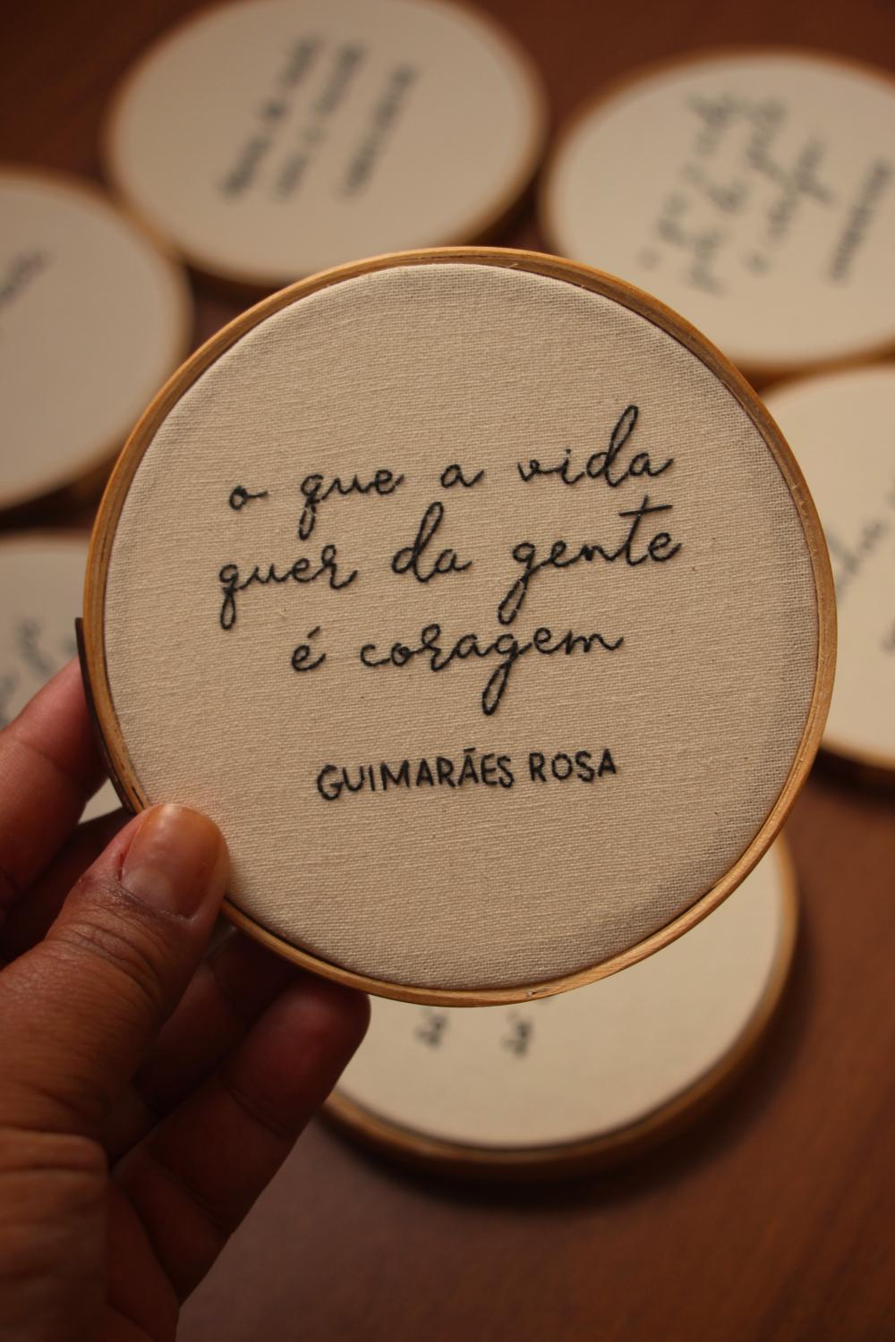 pronta-entrega | Coragem ~ Bordado a Mão Guimarães Rosa