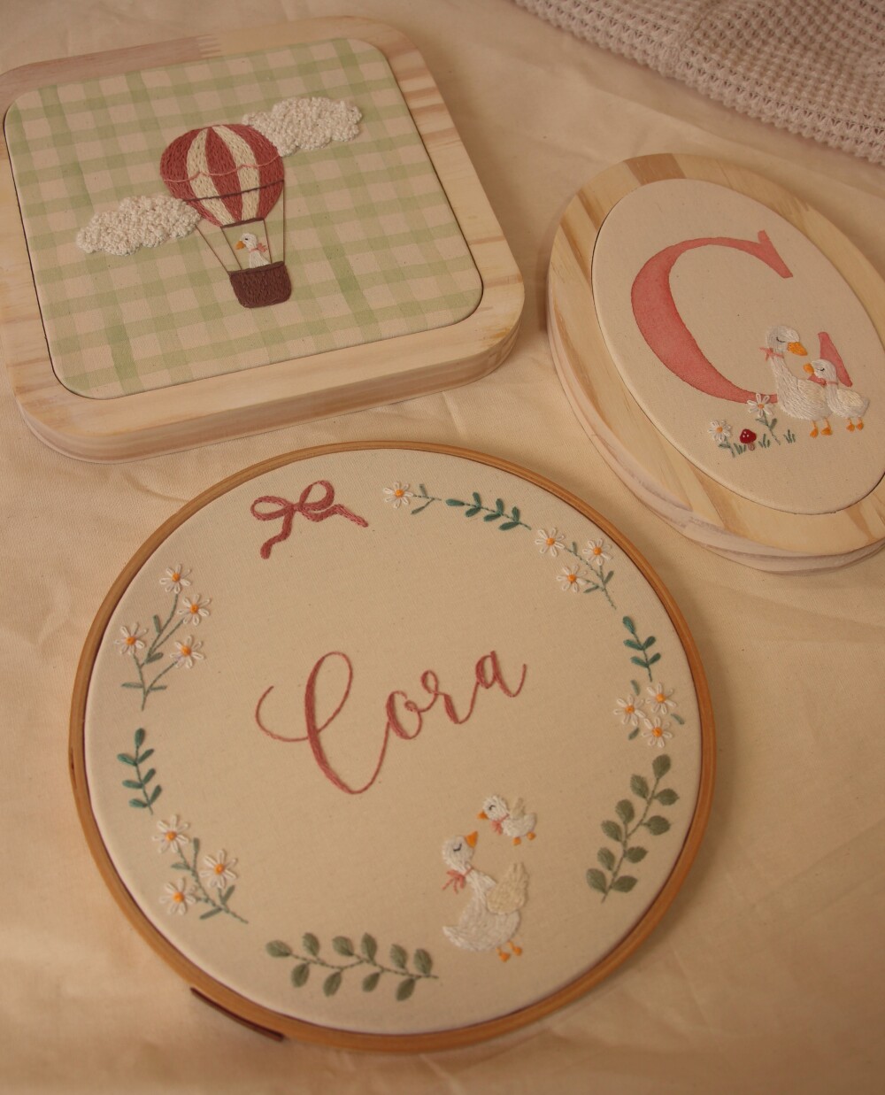 Coleção Laços de Ternura - Quadros Bordados à Mão