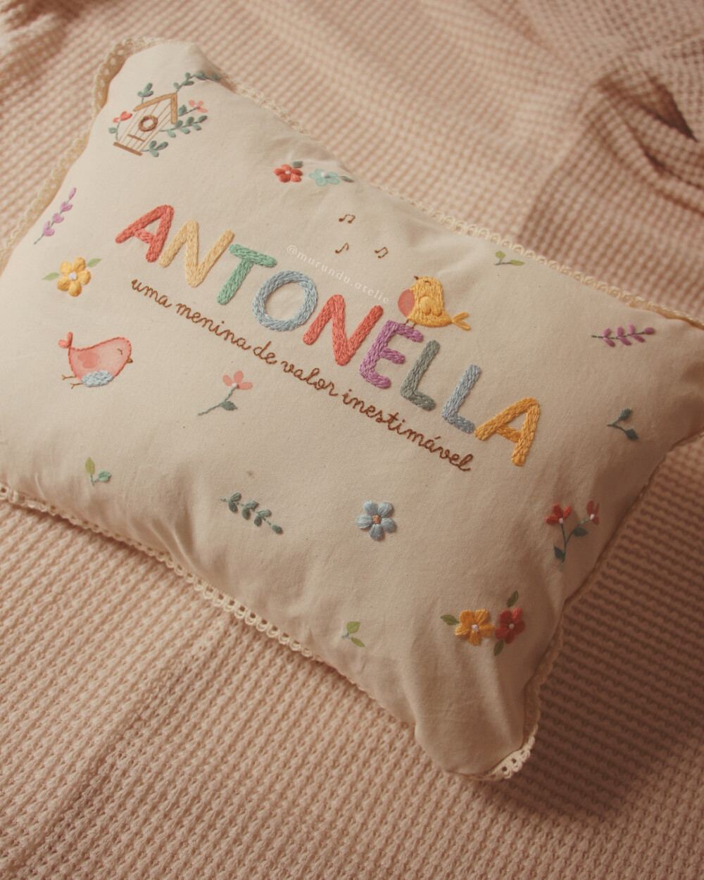 Almofada Antonella - bordada à mão