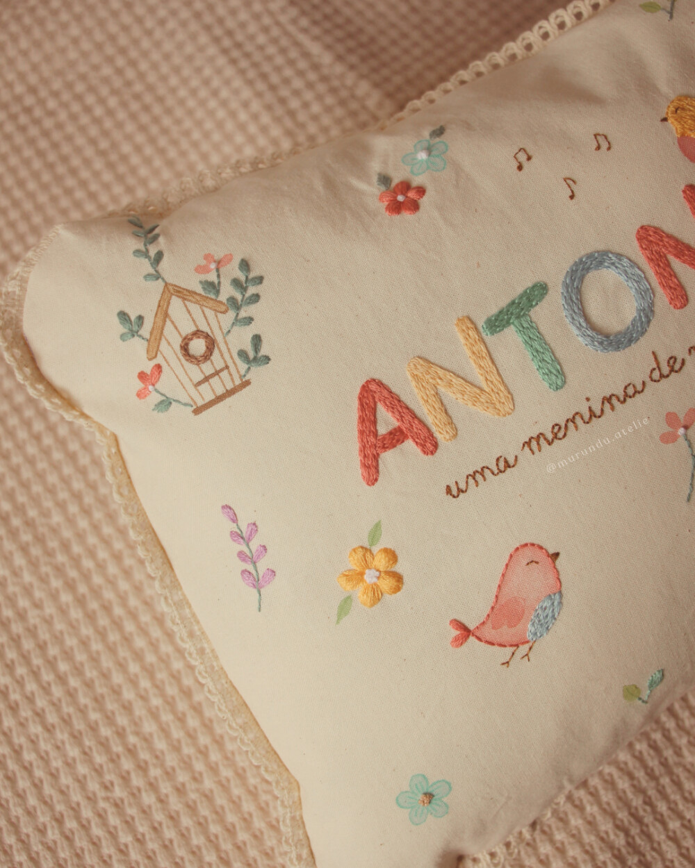 Almofada Antonella - bordada à mão