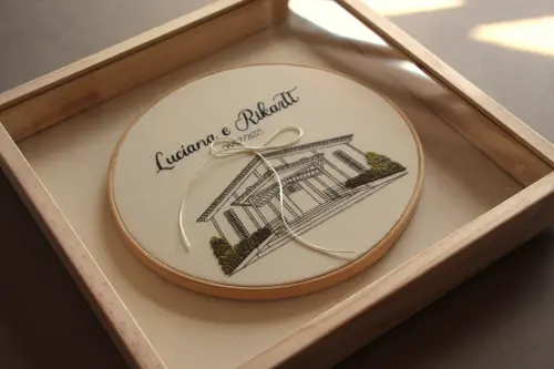 Bastidor porta-alianças bordado à mão + quadro