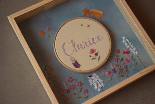 Quadro maternidade personalizado bordado à mão