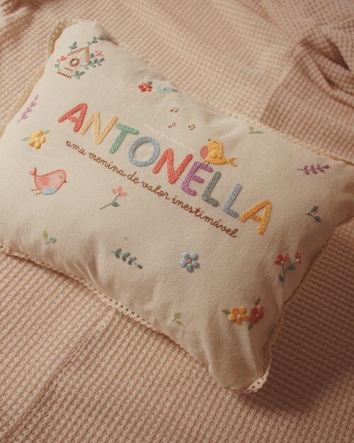 Almofada Antonella - bordada à mão
