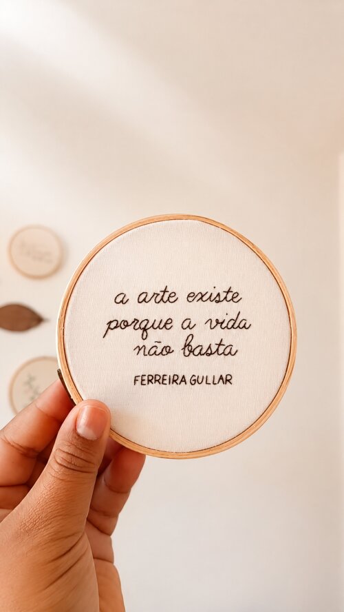 A arte existe, porque a vida não basta