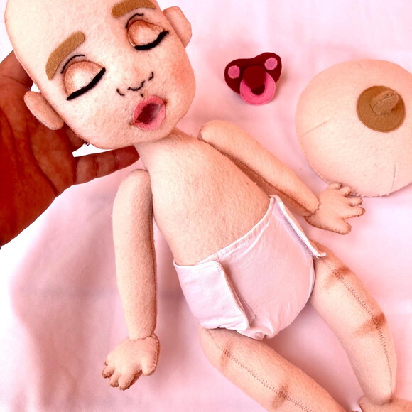 Boneco de Feltro Amamentação