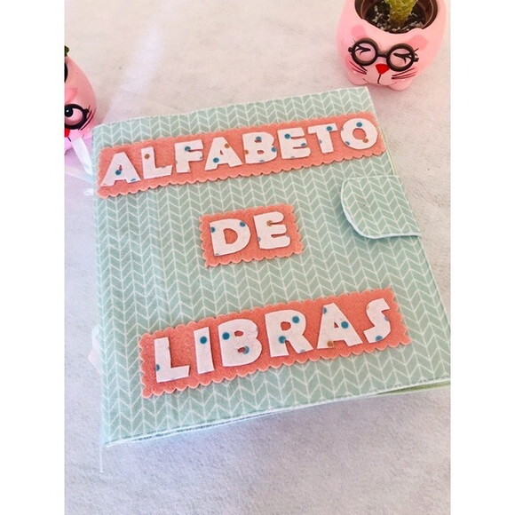 Livro Sensorial em Feltro Alfabeto de Libras