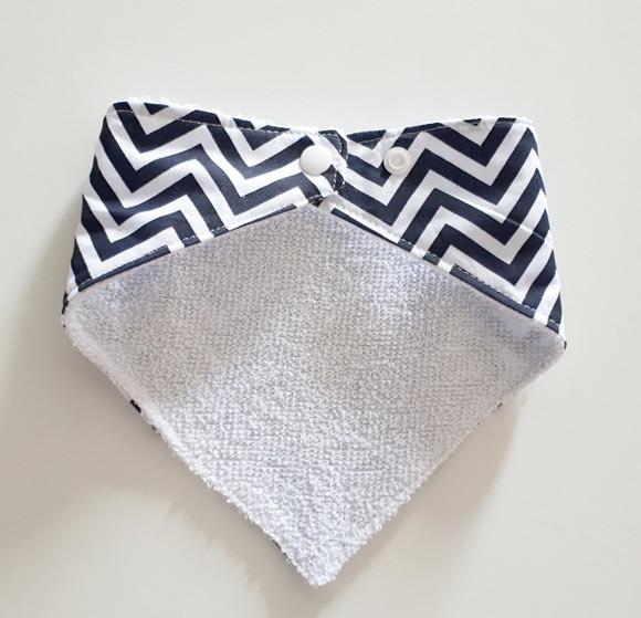 Babador atoalhado bandana Chevron Azul Marinho