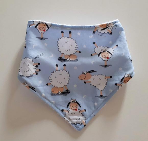 Babador atoalhado bandana Ovelhinhas em azul