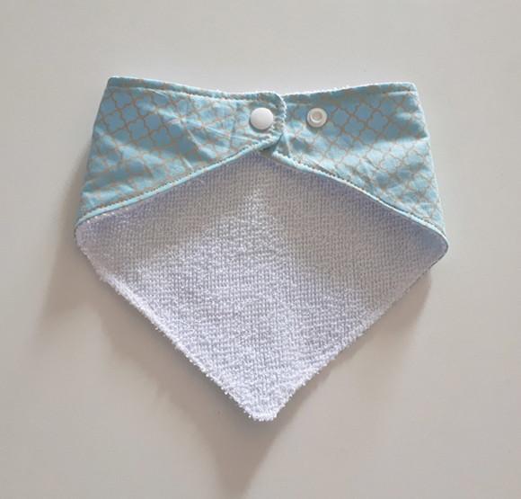 Babador atoalhado bandana verde arabesco dourado