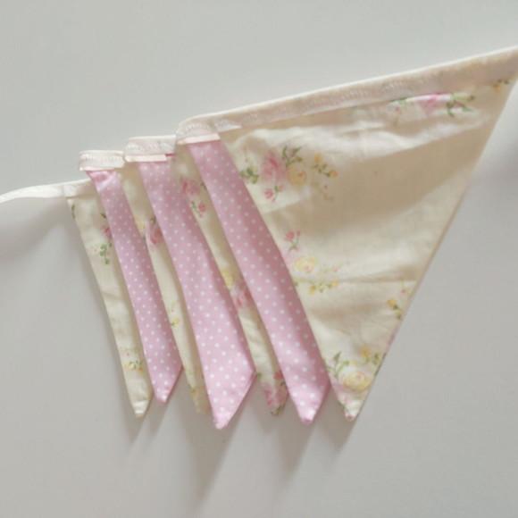 Bandeirinhas de Tecido Liberty Amarelo e Poá Rosa e Branco