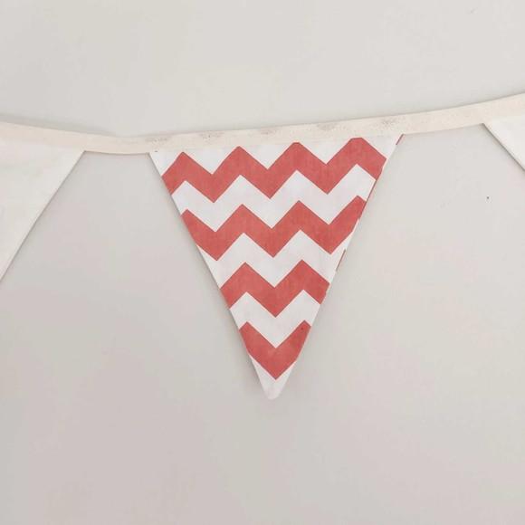 Bandeirinhas em Tecido Multicolor Chevron