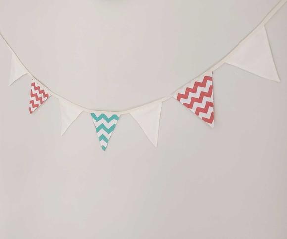 Bandeirinhas em Tecido Multicolor Chevron