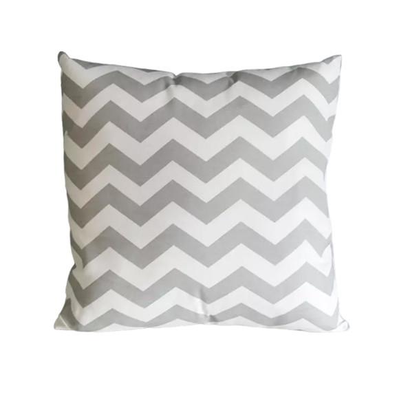 Capa de Almofada Chevron Cinza e Branco