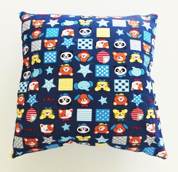 Capa de Almofada Infantil azul marinho Bichinhos