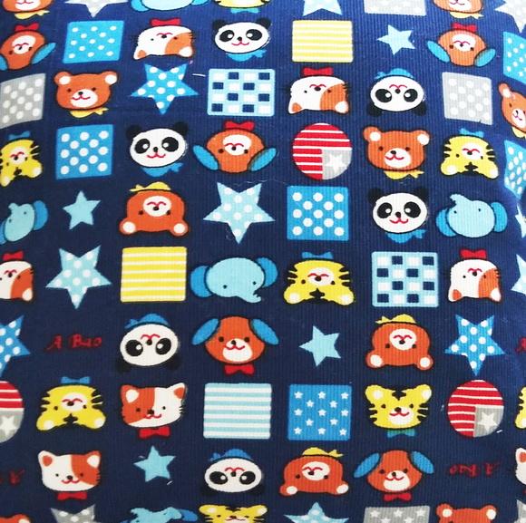 Capa de Almofada Infantil azul marinho Bichinhos