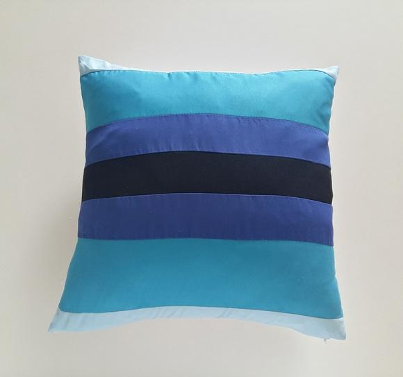 Capa de Almofada Mix Preto Azuis Branco