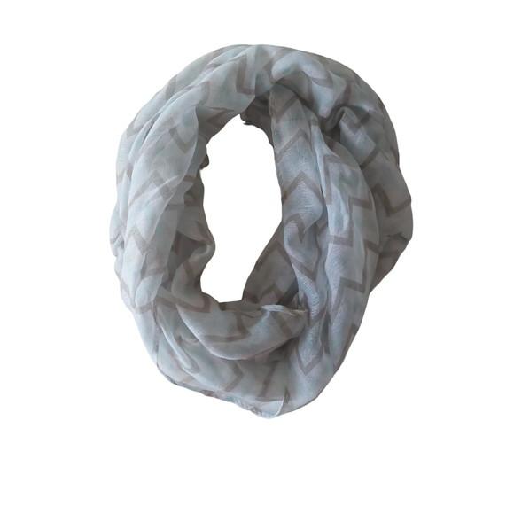 Infinity Scarf Chevron Verde Cinza