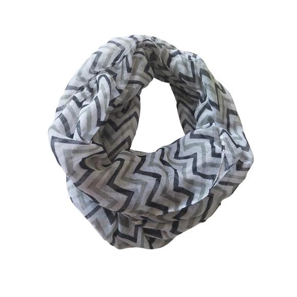 Gola Lenço Infinito Chevron Cinza
