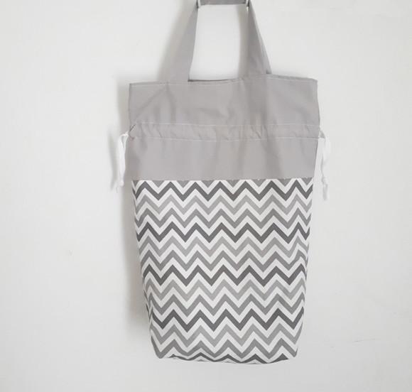 Saco para Roupas Chevron Misto Cinza