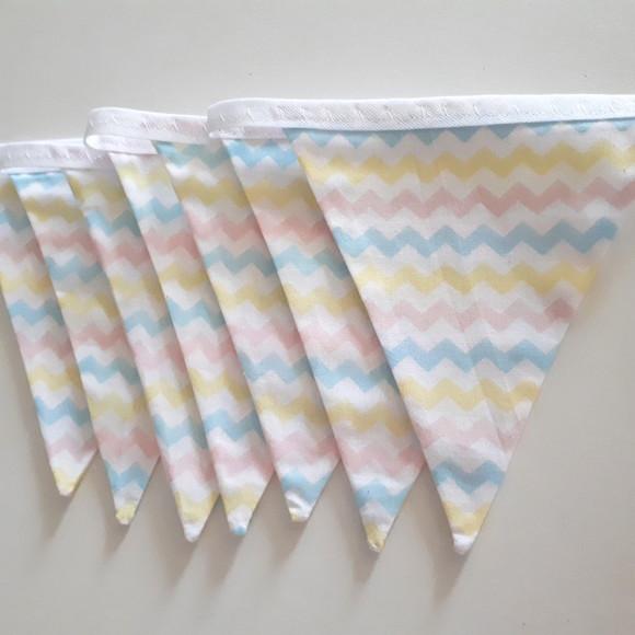 Varal de Bandeirolas em Tecido Candy Colors Chevron