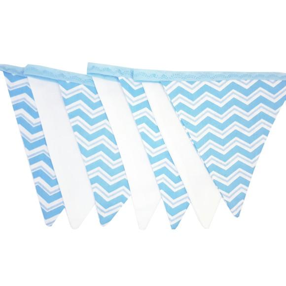 Varal de Bandeirolas em Tecido Chevron Azul e Branco