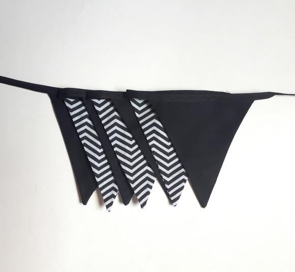 Varal de Bandeirolas em Tecido Chevron Cinza/preto