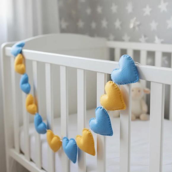 Varal de Corações em Feltro Azul e Amarelo