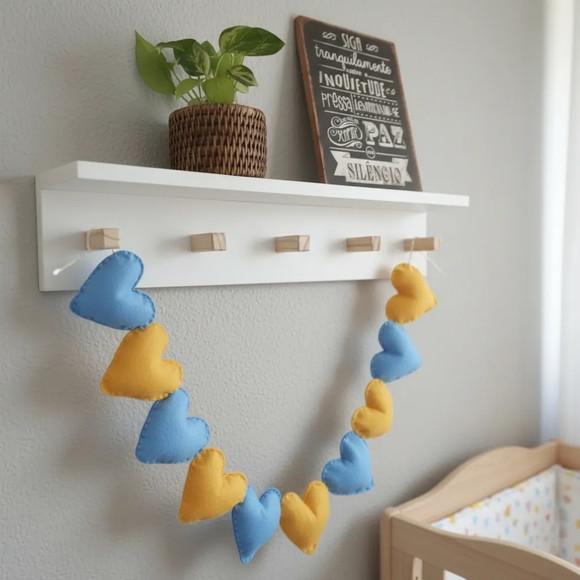 Varal de Corações em Feltro Azul e Amarelo