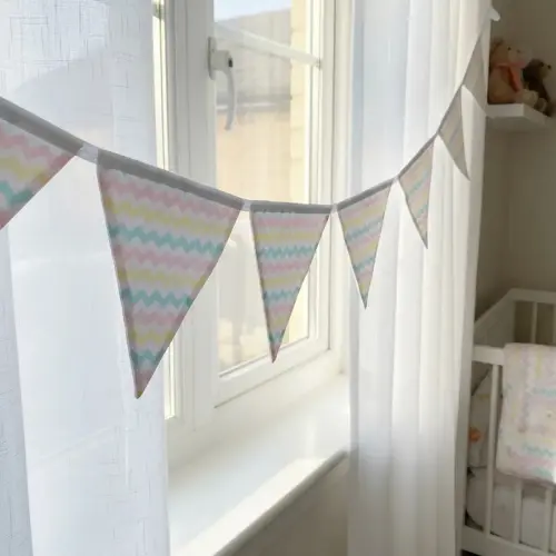 Varal de Bandeirolas em Tecido Candy Colors Chevron