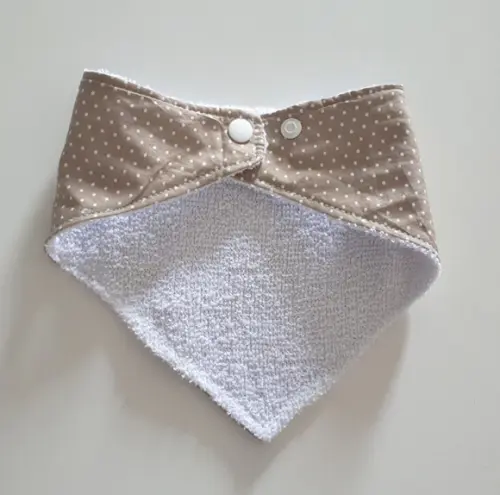 Babador atoalhado bandana Poá Bege