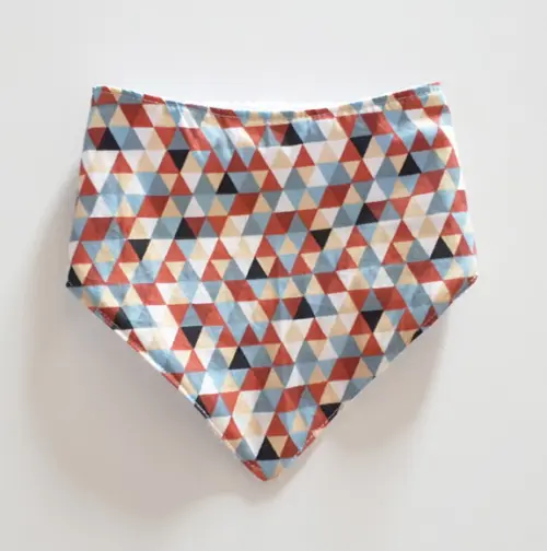Babador atoalhado bandana Triângulos coloridos