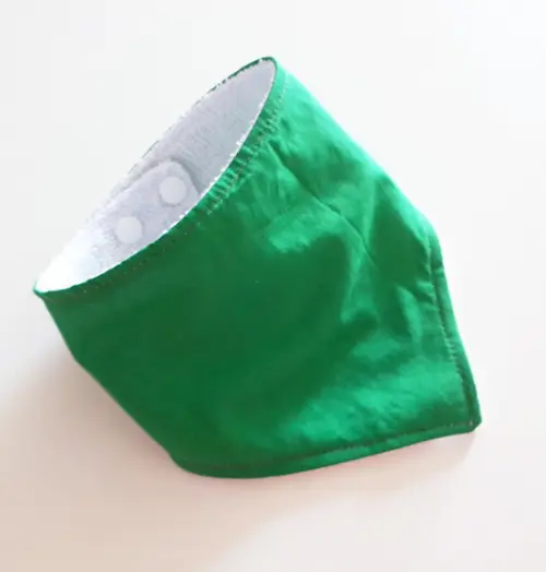 Babador atoalhado bandana Verde