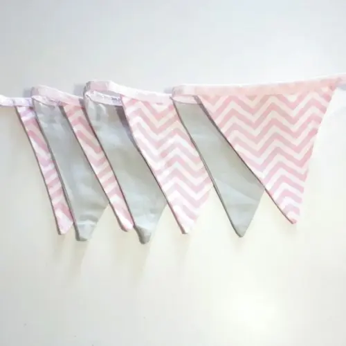 Bandeirinhas de Tecido Chevron Fino Rosa com Cinza
